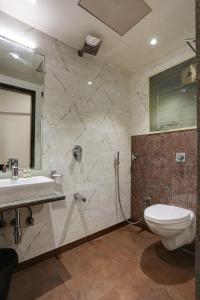 Koupelna v ubytování Hotel Ozone Inn Colaba