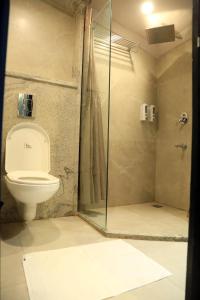 Ένα μπάνιο στο Comfort Inn Silver Arch Hotel, Mussoorie