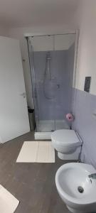 Een badkamer bij Ballarhouse an elegant apartment