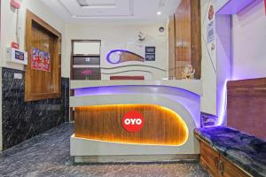OYO Flagship Arjun Dx. tesisinde lobi veya resepsiyon alanı
