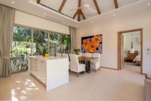 Φωτογραφία από το άλμπουμ του 3-Bedroom Pool Villa in Trichada Bangtao στην Παραλία Μπανγκ Ταο