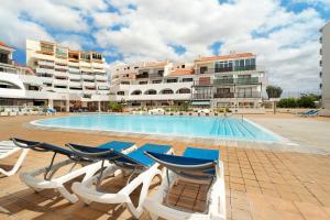 Bazén v ubytovaní Gran Ático 307 Royal Costa Adeje alebo v jeho blízkosti