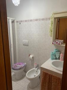 Ett badrum på Mini House Tagliacozzo