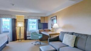 Posezení v ubytování Hampton Inn & Suites Boston Crosstown Center