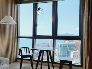 釜山premium ocean view in HAEHUNDAE BONA TRAVEL的相册照片