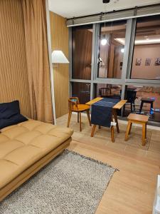 premium ocean view in HAEHUNDAE BONA TRAVEL的休息区