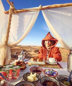 Jídlo v luxury tent nebo okolí