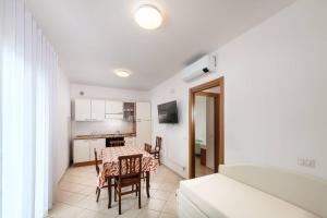 Kuchyňa alebo kuchynka v ubytovaní Hotel Poseidon e Nettuno