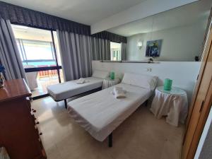 Postel nebo postele na pokoji v ubytování Apartamento Santa Margarita IF Benidorm + 37 fotografií