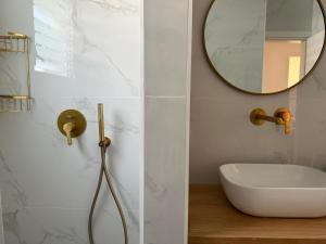 Luxury 2 BD by dizingof near the beach