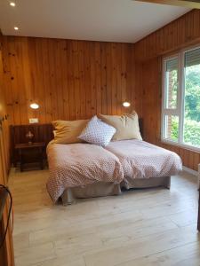 Postel nebo postele na pokoji v ubytování Casa Lekutxoa con amplio jardín cerca de San Sebastián