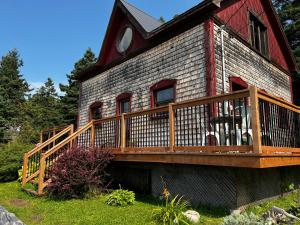 Afbeelding uit fotogalerij van Chalet Epicea in Sainte-Anne-des-Monts