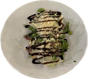 Makanan di atau berdekatan hotel
