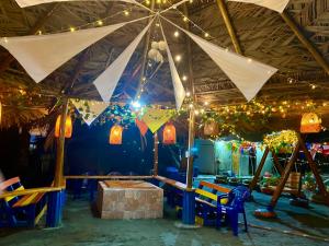 Restoran või mõni muu söögikoht majutusasutuses Acuarios Hostal