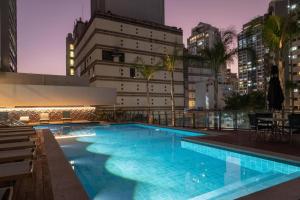 Apartamento na paulista (com garagem) tesisinde veya buraya yakın yüzme havuzu