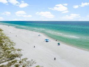 Ảnh trong thư viện ảnh của NEW! Steps To White Sand Beaches! Pool & Grill! 2BR 2BA ở Panama City Beach