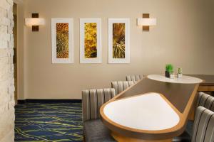 Posezení v ubytování Homewood Suites by Hilton Midland