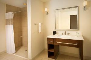 Koupelna v ubytování Homewood Suites by Hilton Midland