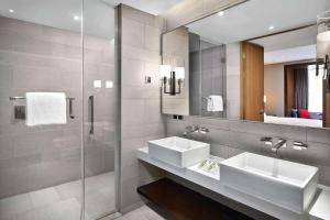 Koupelna v ubytování Hilton Garden Inn Shenzhen Bao'an