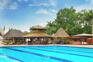 The swimming pool at or close to Transcorp Hilton Abuja