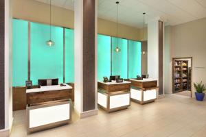 DoubleTree by Hilton Hotel AlbuquerqueSpa和/或其他健康设施