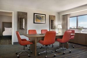 DoubleTree by Hilton Hotel Albuquerque的休息区