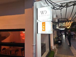 Fotografie z fotogalerie ubytování The White Den Sukhumvit 44 v destinaci Bangkok