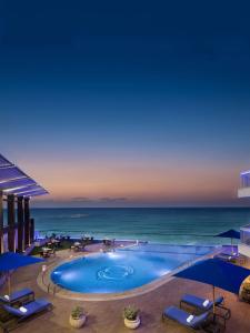 A piscina localizada em Hilton Alexandria Corniche Hotel ou nos arredores