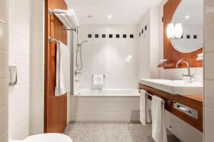Salle de bains dans l'établissement Hilton Amsterdam