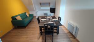 Χώρος καθιστικού στο TOK TOK A6 - Appartement 2Ch Toutes commodités +3 φωτογραφίες