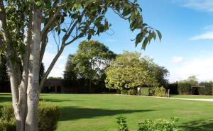 Hilton Puckrup Hall Hotel & Golf Club, Tewkesbury外面的花园