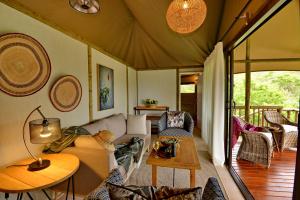 Posezení v ubytování Garden Route Safari Camp