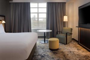 Postel nebo postele na pokoji v ubytování Hilton Cardiff