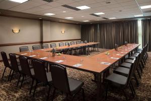 Embassy Suites by Hilton Dallas Frisco Hotel & Convention Center商务区和/或会议室