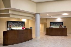 DoubleTree by Hilton Hotel Denver - Aurora大厅或接待区