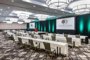 DoubleTree by Hilton Hotel Denver - Aurora商务区和/或会议室
