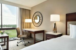 Postel nebo postele na pokoji v ubytování Hilton Fort Collins