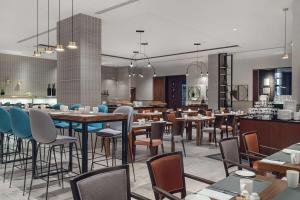 מסעדה או מקום אחר לאכול בו ב-Hilton Gdansk