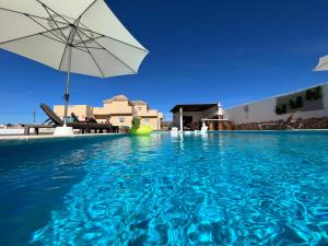 Piscina en o cerca de Casa Noa