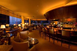 Khu vực ghế ngồi tại Conrad Hong Kong