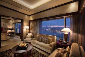 Khu vực ghế ngồi tại Conrad Hong Kong