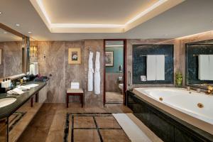 Phòng tắm tại Conrad Hong Kong