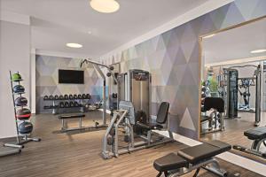 Fitness centrum a/nebo fitness zařízení v ubytování Hilton Munich City