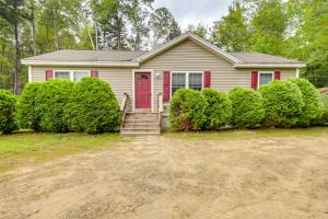 Κήπος έξω από το Cozy Campton Home 10 Mi to Tenney Mountain Resort