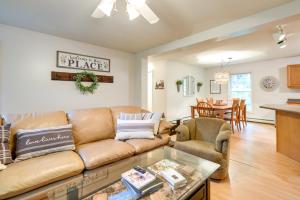 Η κουζίνα ή μικρή κουζίνα στο Cozy Campton Home 10 Mi to Tenney Mountain Resort