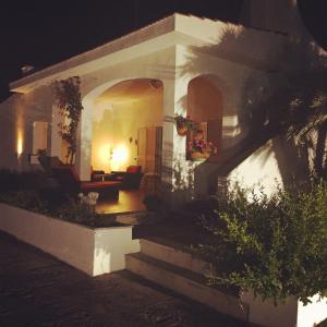 A garden outside Villa sul mare Rosa Marina
