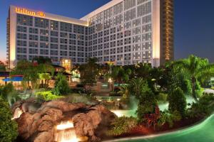 una representación del complejo y casino hilton anaheim en Hilton Orlando, en Orlando