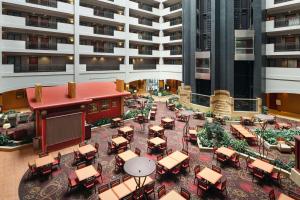 Restaurace v ubytování Embassy Suites by Hilton Hampton Convention Center
