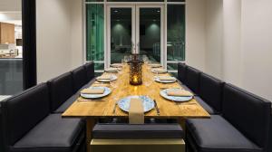 DoubleTree by Hilton San Diego Del Mar的休息区