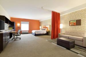 Postel nebo postele na pokoji v ubytování Home2 Suites by Hilton Stillwater